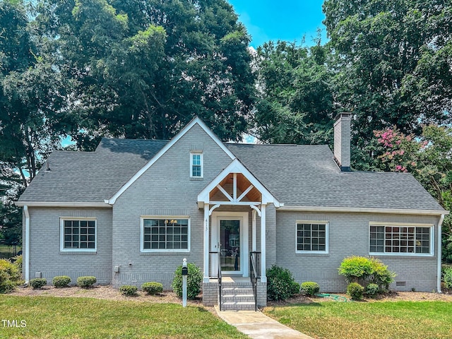 view of front of house with a front yard