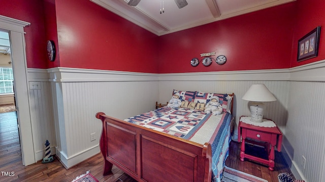 bedroom with dark wood-type flooring and ceiling fan