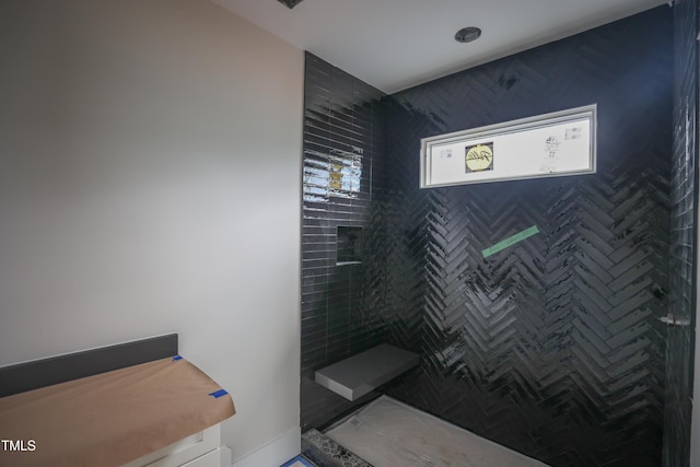 865 Wimbleton Dr, Raleigh, NC 27609 - full bathroom with tiled shower