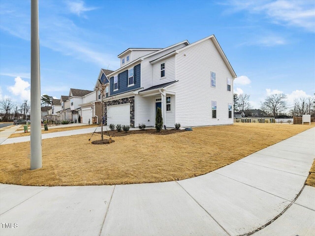 view of front facade featuring a garage