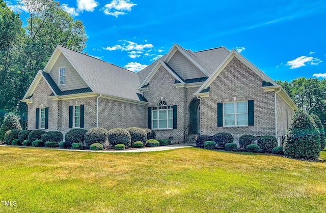 view of front of house featuring a front yard