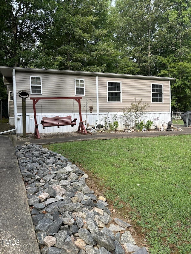 Listing photo 2 for 104-106 Catoose Dr, Louisburg NC 27549