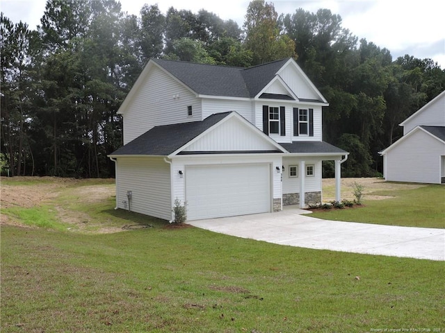 view of front facade featuring a front yard