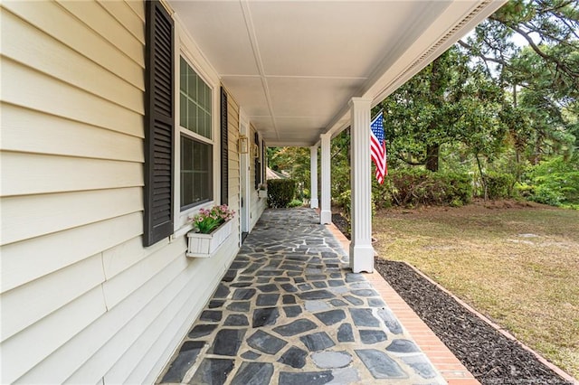 view of patio / terrace with covered porch