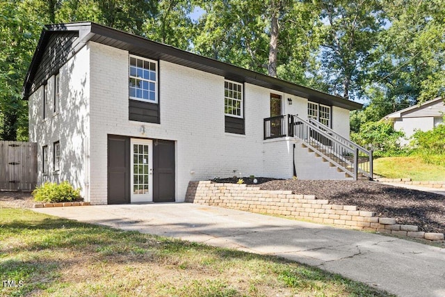 view of front of property