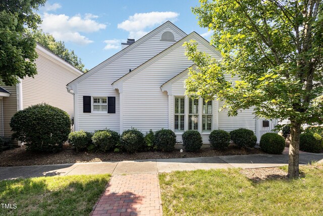 view of front of property