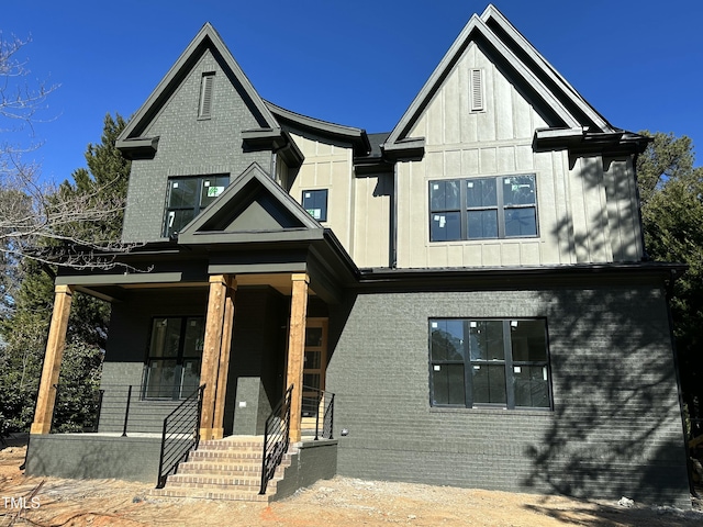 view of front facade featuring covered porch