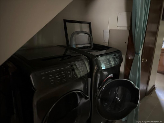 laundry room featuring laundry area and independent washer and dryer