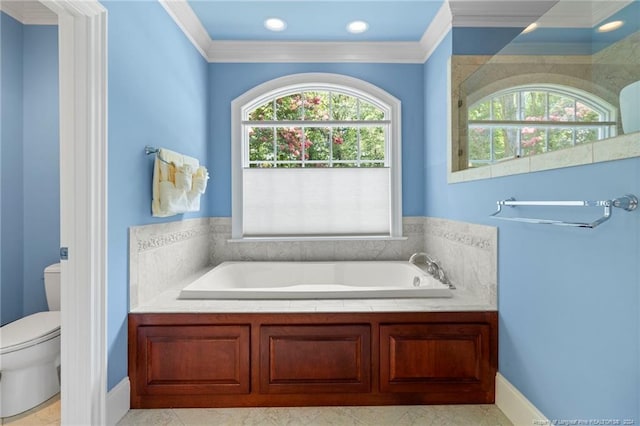 full bathroom featuring a bath, recessed lighting, toilet, and crown molding