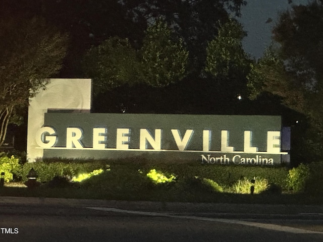 1412 Broad St, Greenville, NC 27834