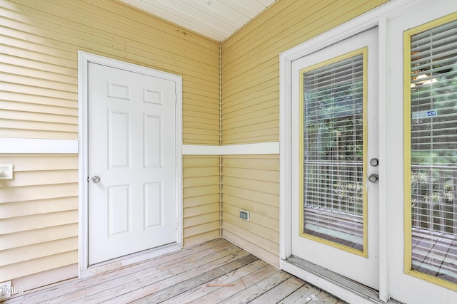 view of entrance to property