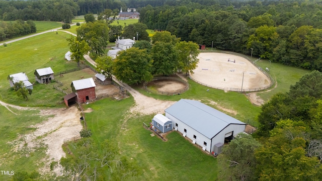 bird's eye view with a view of trees