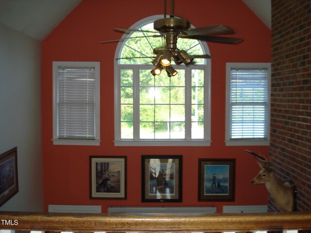 room details featuring ceiling fan