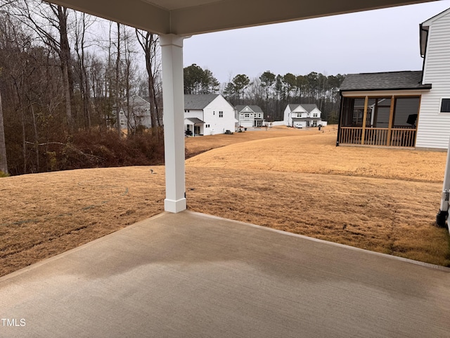 view of yard featuring a patio area