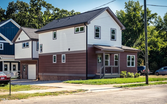 view of front facade with a garage