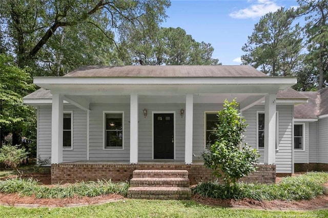 view of front facade with covered porch