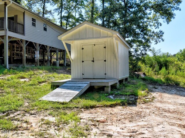 view of outdoor structure with cooling unit