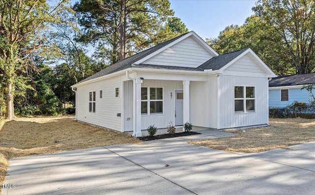 view of front of property with covered porch