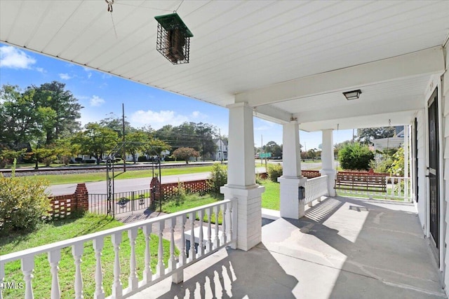 view of patio / terrace with covered porch