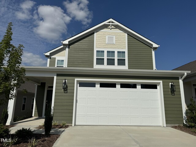 view of front facade featuring a garage