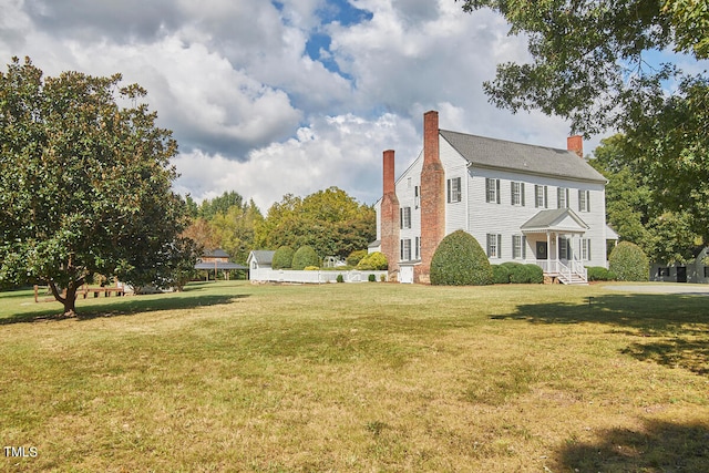 view of front of house with a front yard