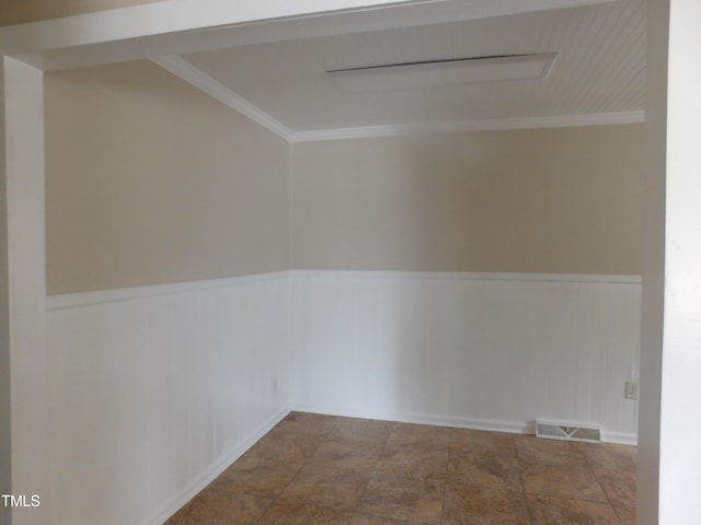 spare room featuring tile patterned floors