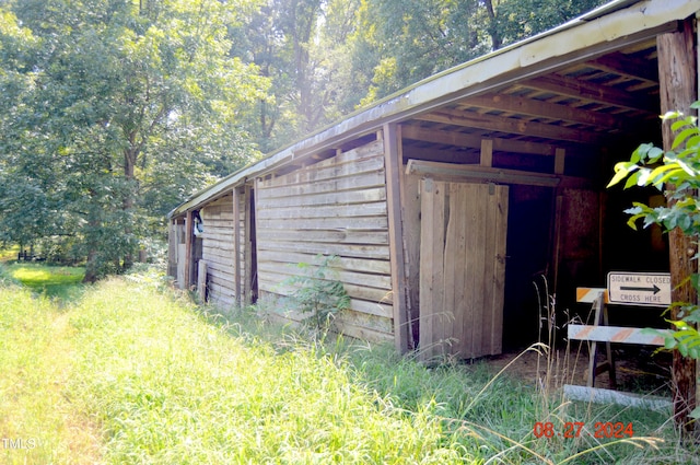 view of outbuilding