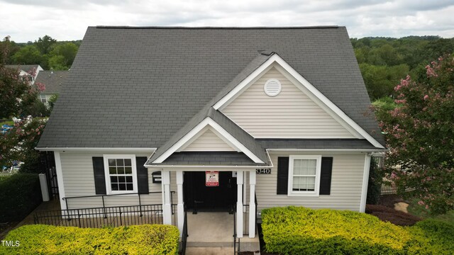 view of front of property