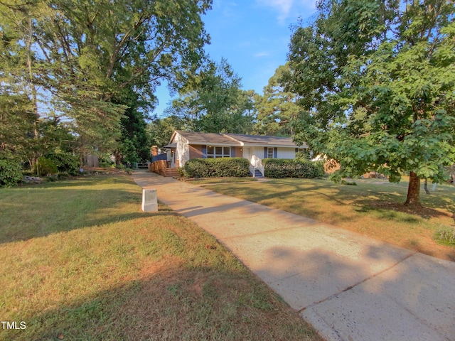 view of front of house with a front yard