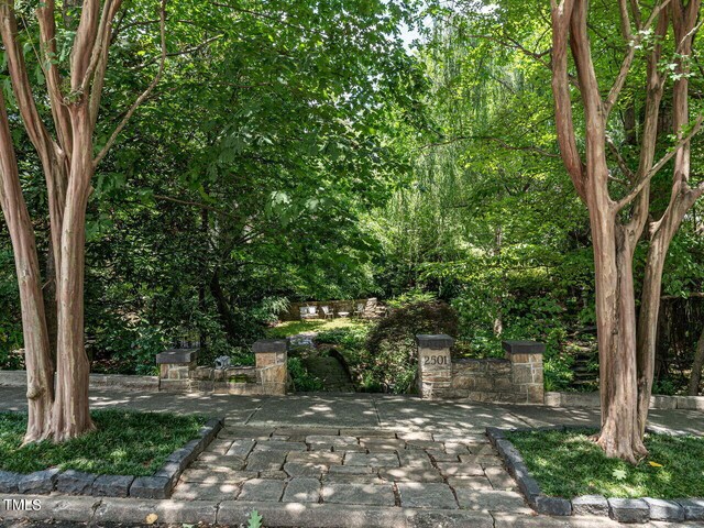 2501 Kenmore Dr, Raleigh, NC 27608 - view of patio