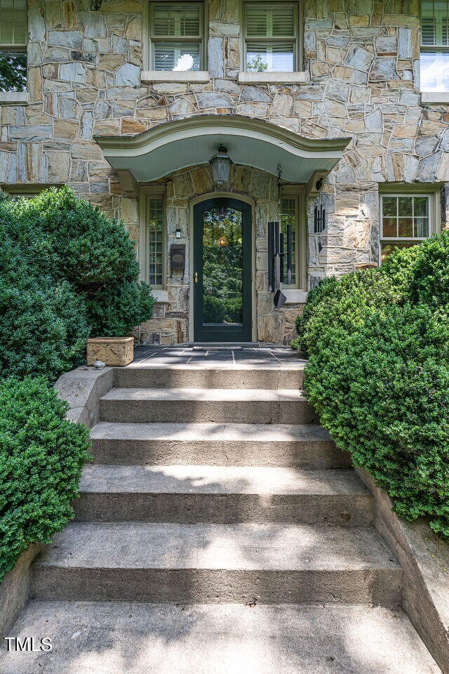 entrance to property with covered porch