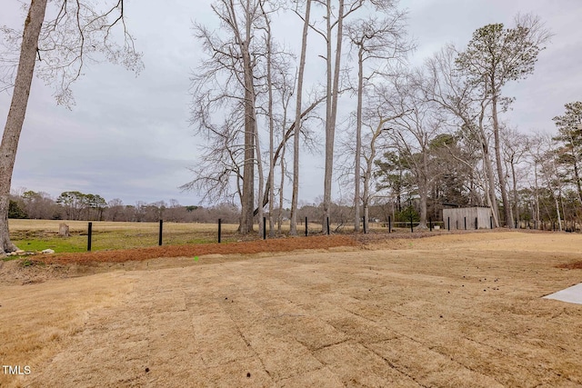 view of yard featuring a rural view