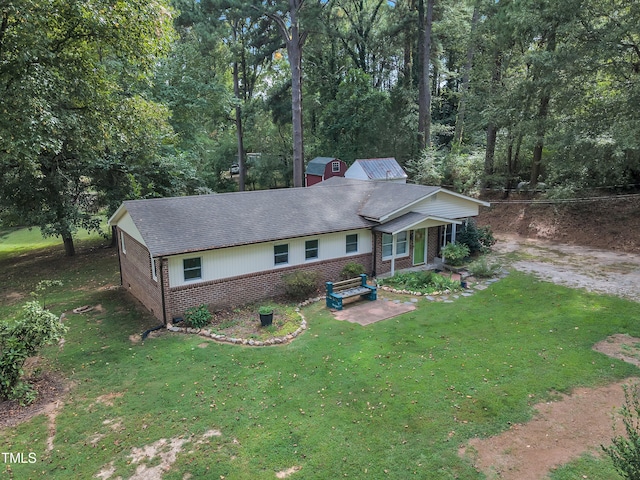 view of front of house with a front yard