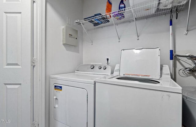 129 Sturbridge Dr Unit 15, Clayton, NC 27520 - laundry area featuring washer and dryer