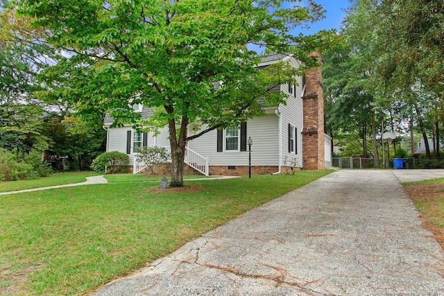 view of front of home with a front yard