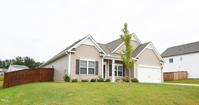 view of front of property featuring a front lawn