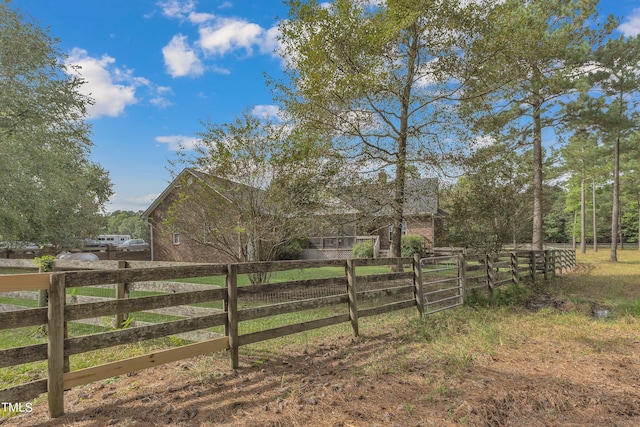 view of yard featuring a rural view