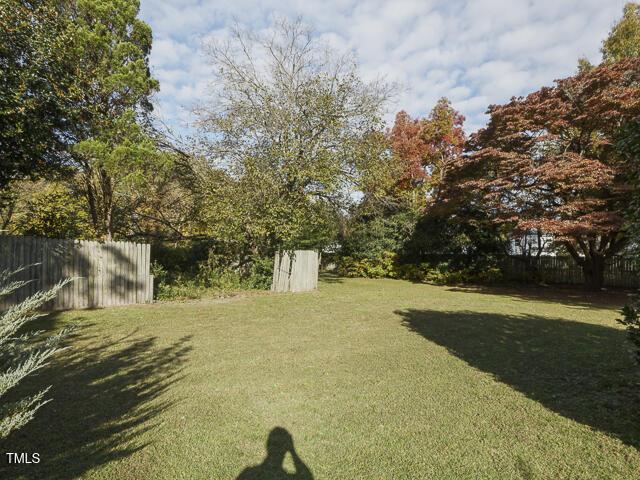 715 E Broad St, Fuquay Varina, NC 27526 - view of yard