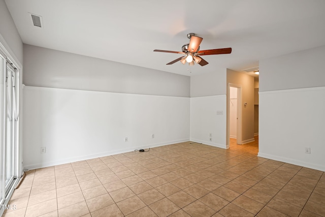 empty room featuring ceiling fan