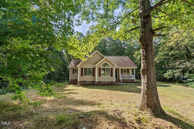 view of front of house with a front lawn