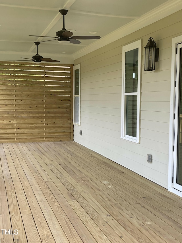 deck with ceiling fan