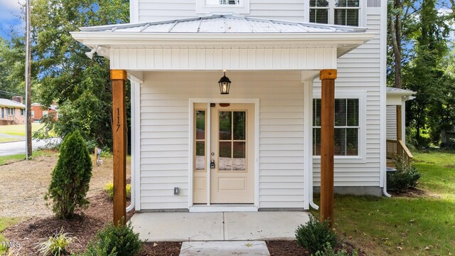 view of property entrance