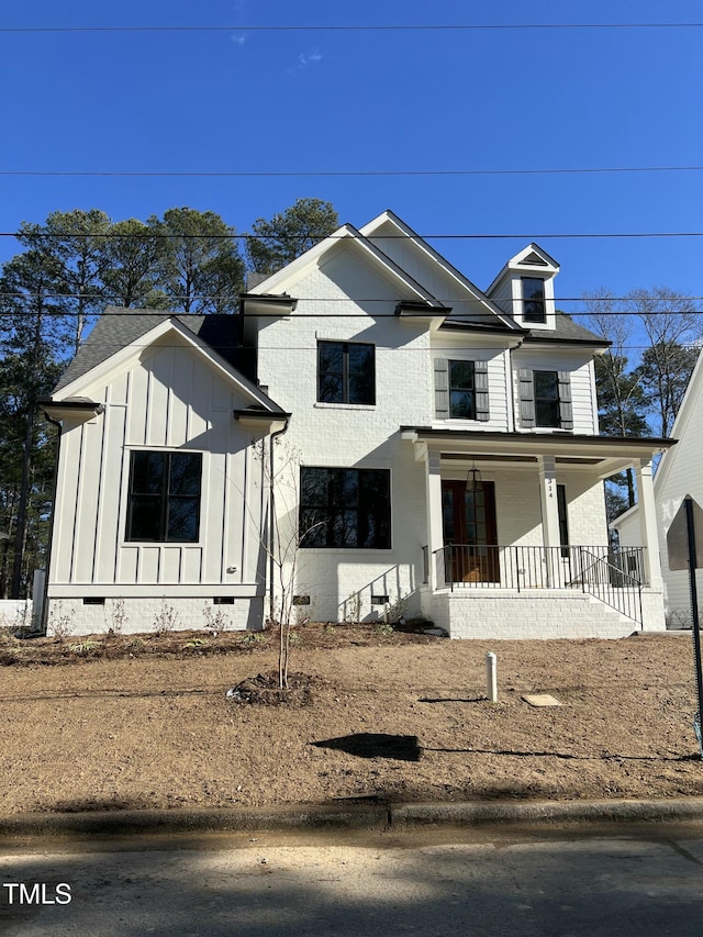 view of front of home featuring a porch