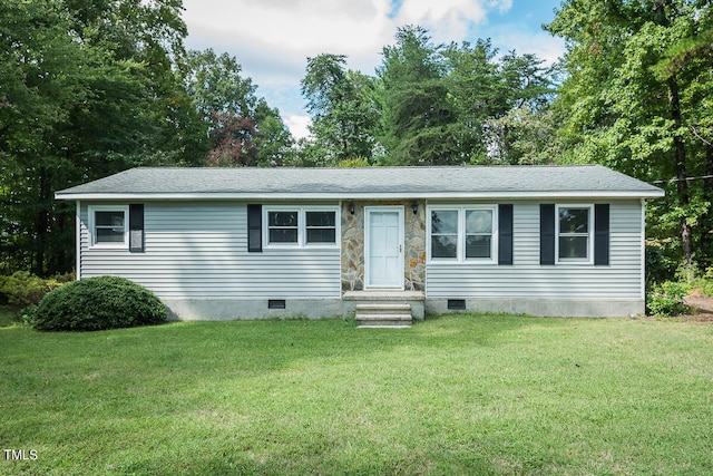 view of front of property with a front yard