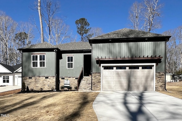 view of front of home featuring a garage