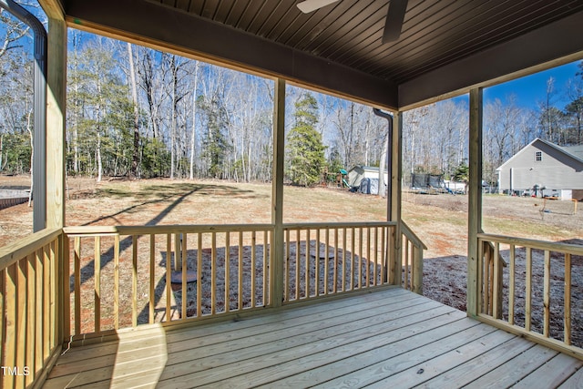 deck with ceiling fan