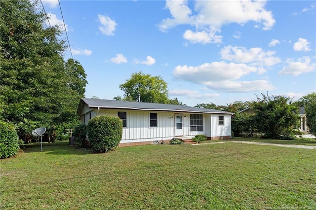 view of front of home with a front yard