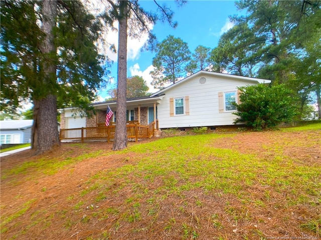 view of front of house featuring a front yard