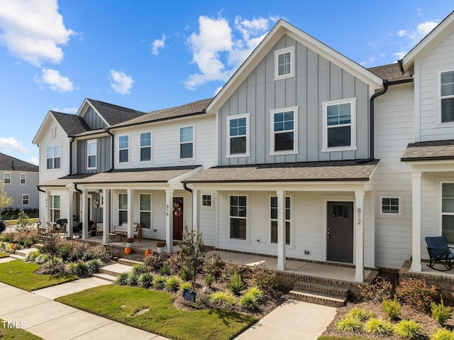 view of front of home with covered porch