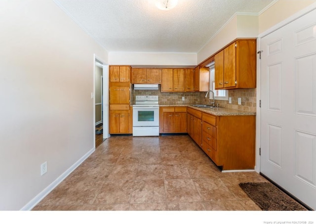 kitchen featuring a textured ceiling, sink, crown molding, and electric range